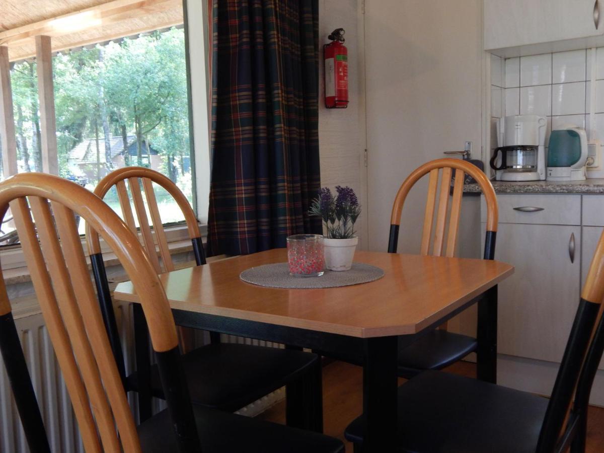 Detached Bungalow With Lovely Covered Terrace In A Nature Rich Holiday Park Stramproy Extérieur photo